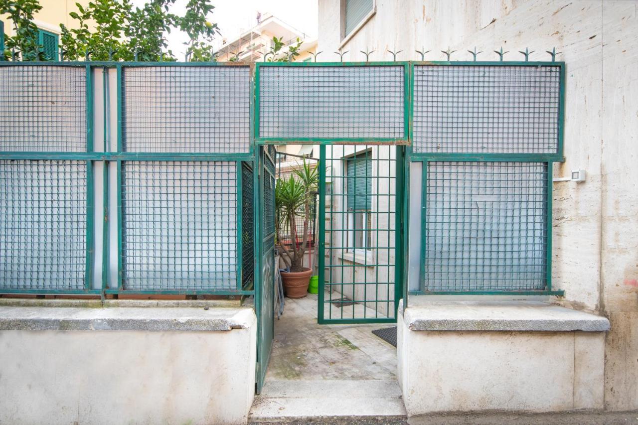 Vercelli Guest House Near San Giovanni Rome Exterior photo