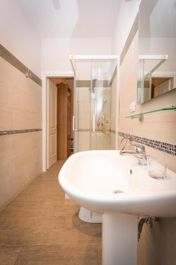 Vercelli Guest House Near San Giovanni Rome Exterior photo