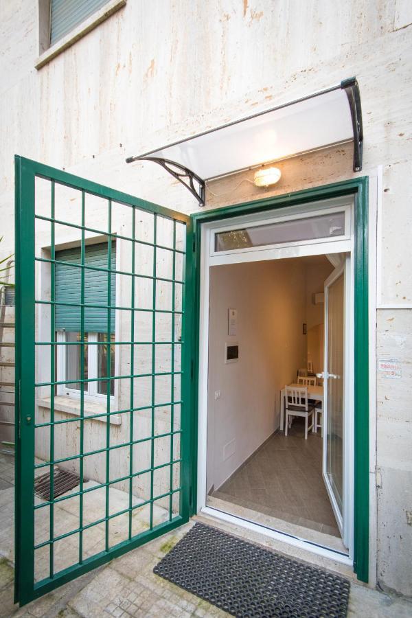 Vercelli Guest House Near San Giovanni Rome Exterior photo